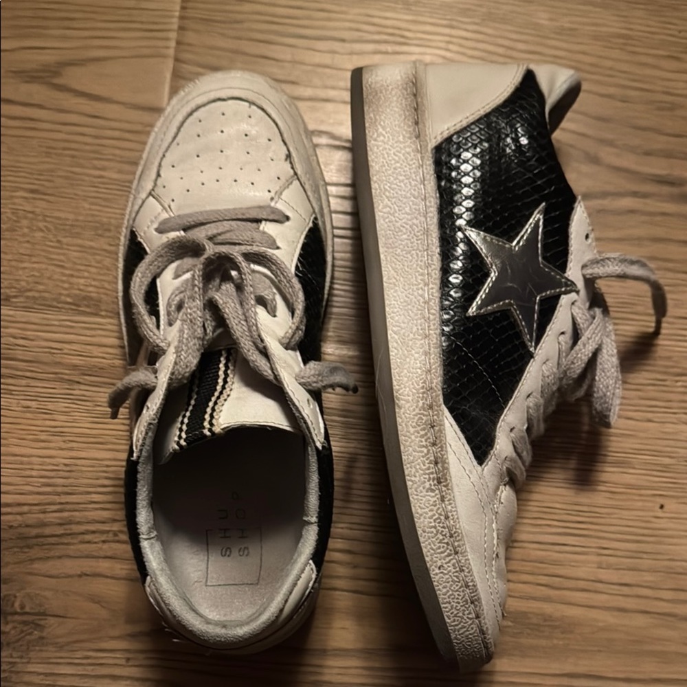 ShuShop Black and White Low-Top Sneakers